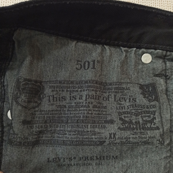 Levis 501 Jean Shorts Womens Size 28 Black Stowaway Distressed Cutoffs - Picture 11 of 16